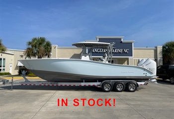 2024 Cape Horn 31T Ice Blue / Gray Boat